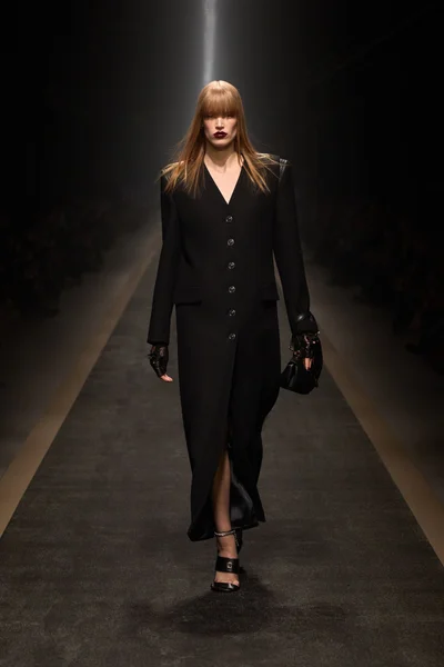 Look 4